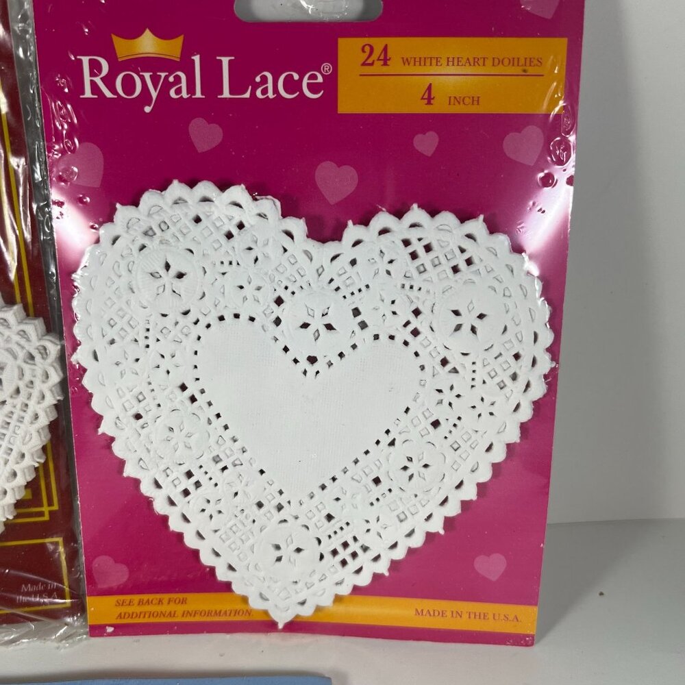 Royal Lace White & Gold Heart & Round Doilies Set 24 White 4" Heart & 12 Gold Ro - Picture 3 of 4
